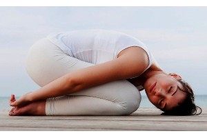 5 поз йоги які допоможуть полегшити головний біль