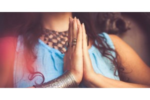 Что такое «Намасте» и почему мы говорим это на йоге?
